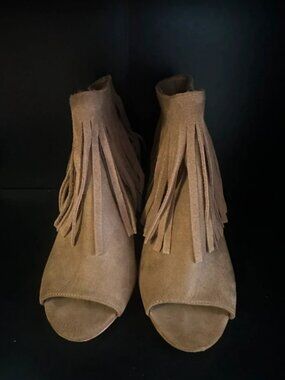 Fringe peekaboo booty